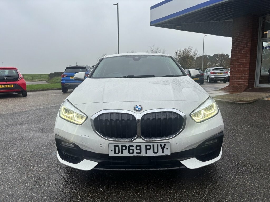 BMW 1 Series Hatchback DP69PUY White #5