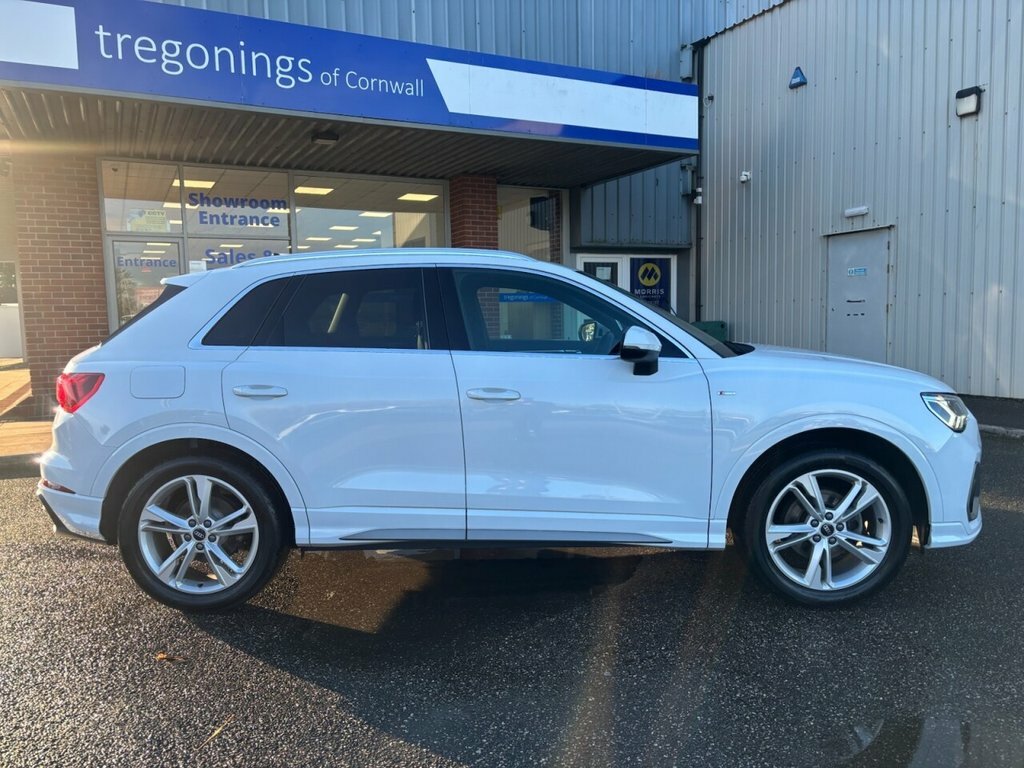 Audi Q3 Suv LX21UUC White #4