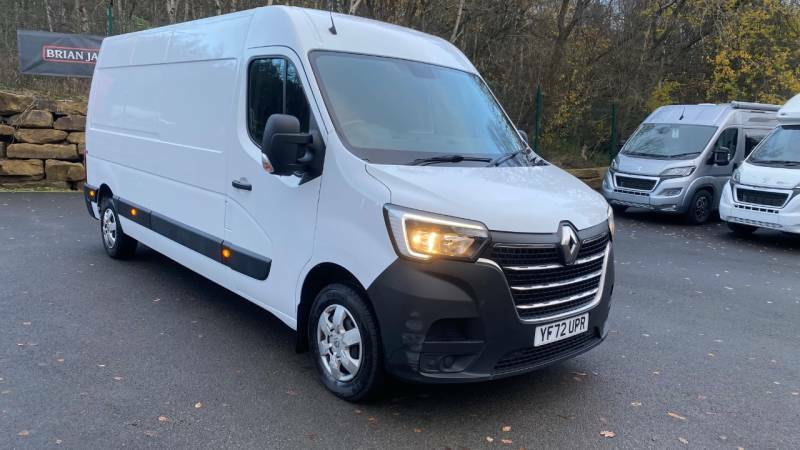 Renault Master Lm35dci 135 Business Medium Roof Van - 2023 72 White