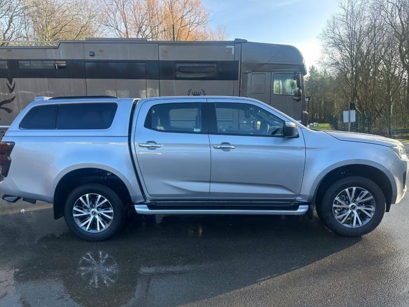 Isuzu D-Max 1.9 Dl40 Double Cab 4X4 - 2025 75 Silver