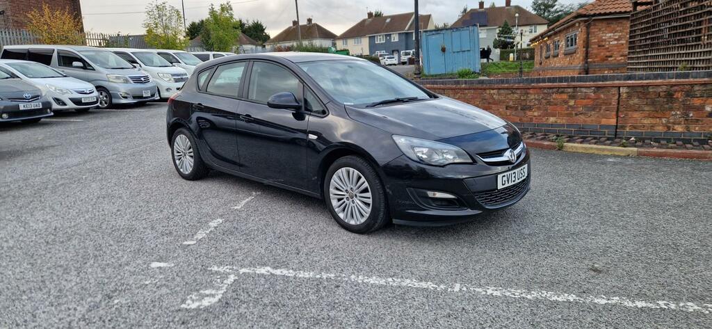 Vauxhall Astra 1.6 16V Energy Hatchback GV13USS Black #2