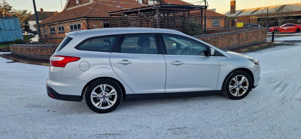 Ford Focus 1.6 Zetec Estate MV61WJC Silver #4