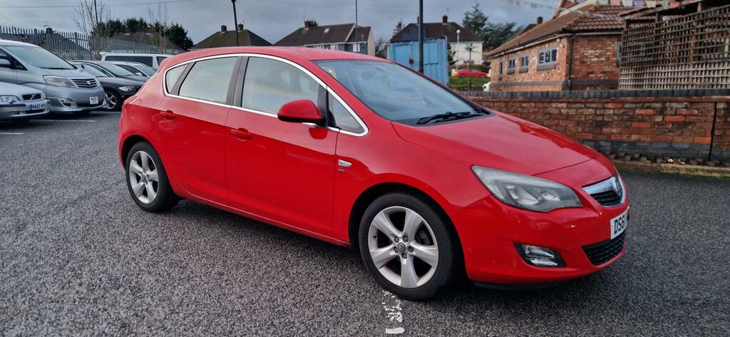 Vauxhall Astra 1.6 16V Sri Hatchback DS61VKE Red #2