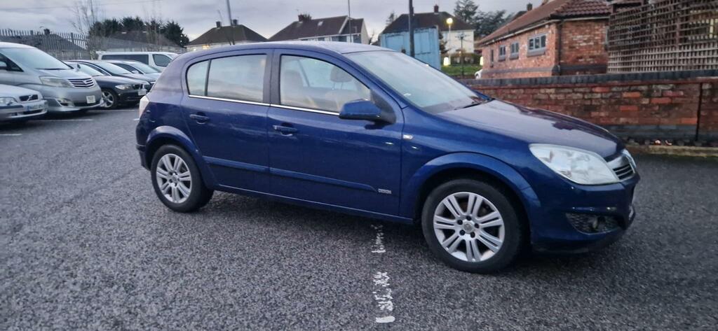 Vauxhall Astra Design Auto Blue #2