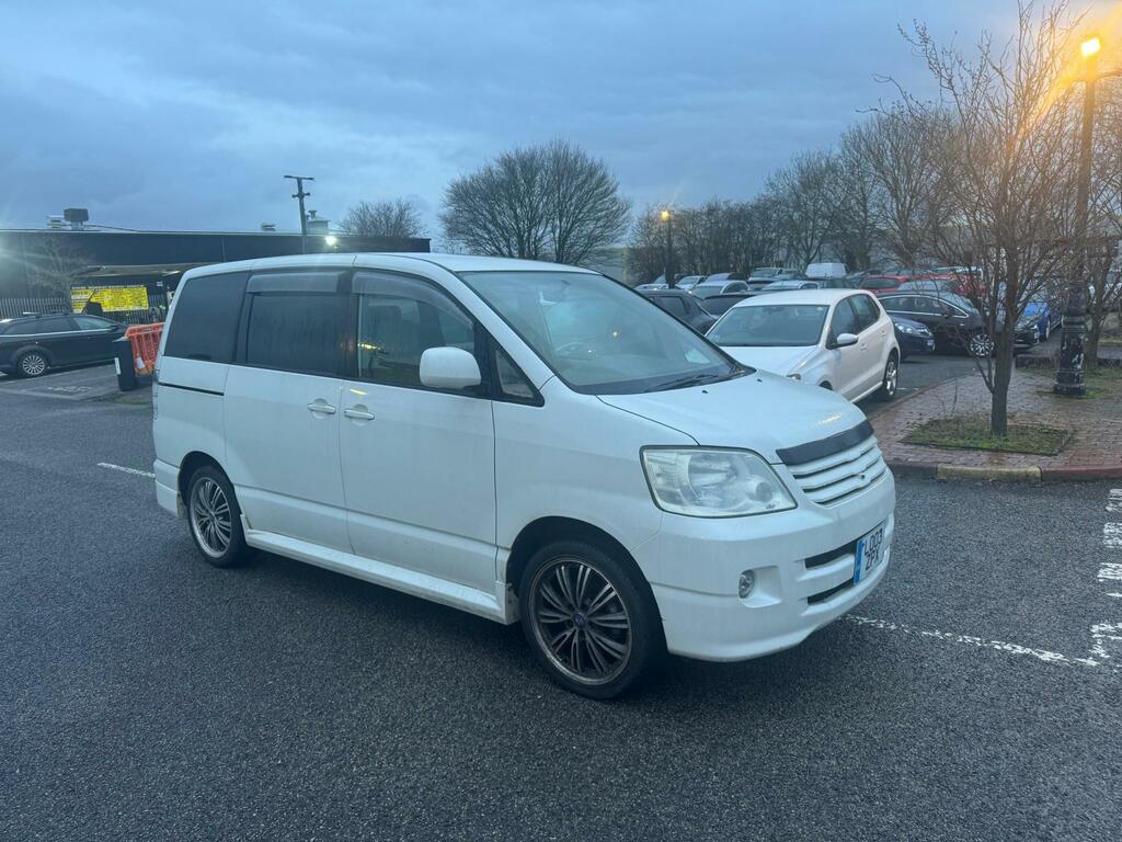 Toyota Mpv LO03ZPX White #5