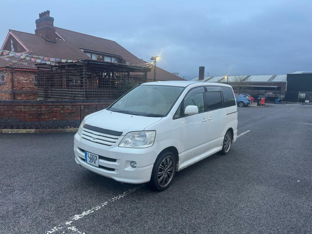 Toyota Mpv LO03ZPX White #3