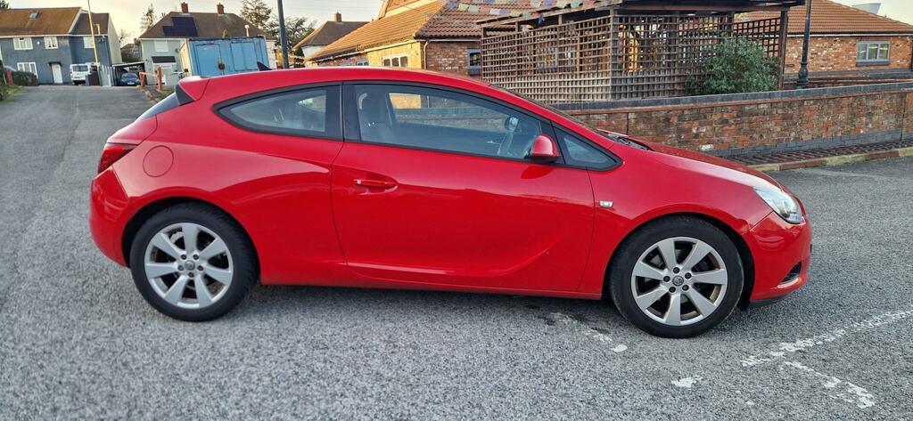 Vauxhall Astra GTC Sport S S Red #4