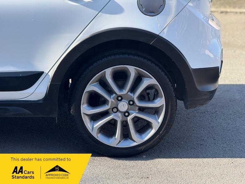 Hyundai I20 T-gdi Active YA66HFJ White #4