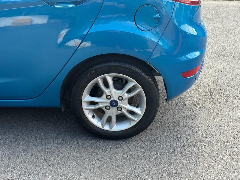 Ford Fiesta Zetec Blue #4