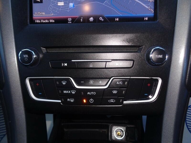Ford Mondeo Titanium #6