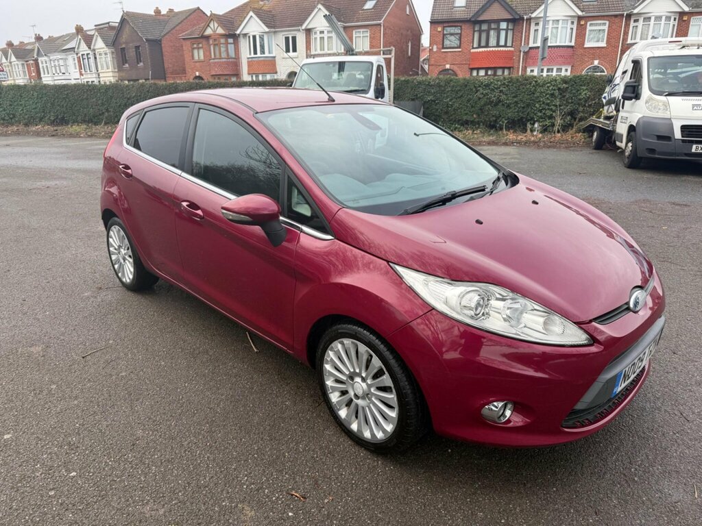 Ford Fiesta 1.6 Titanium Red