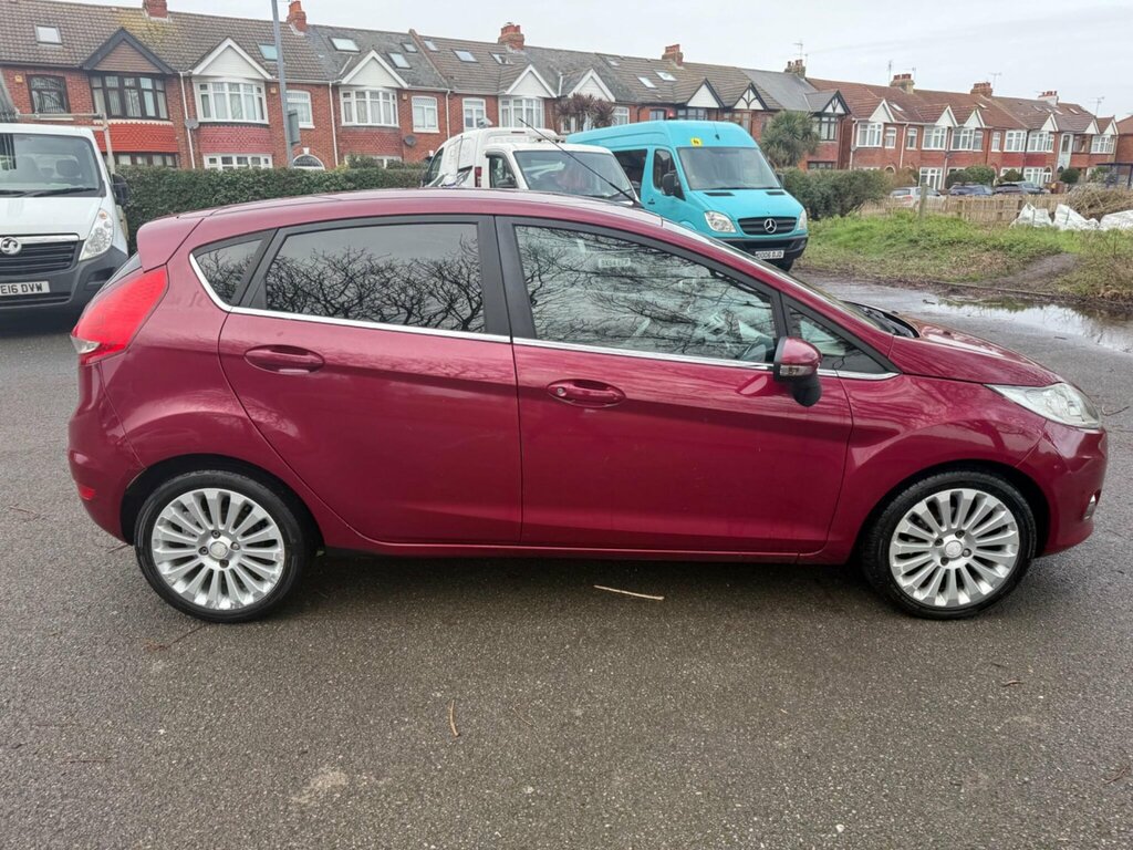 Ford Fiesta 1.6 Titanium ND09TZN Red #3