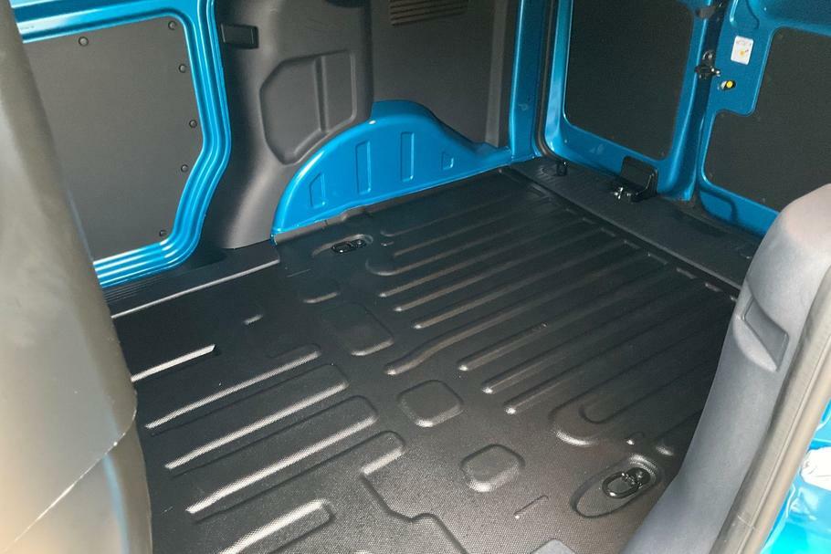 Ford Transit Courier E- 100Kw 43Kwh Limited YC75VUD Blue #4