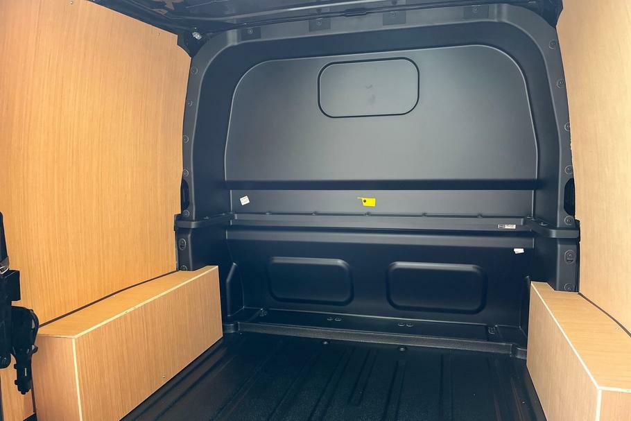 Ford Transit Custom 320 Limited L1 Swb Double Cab In Van Fwd 2.5 LL75RUW #4