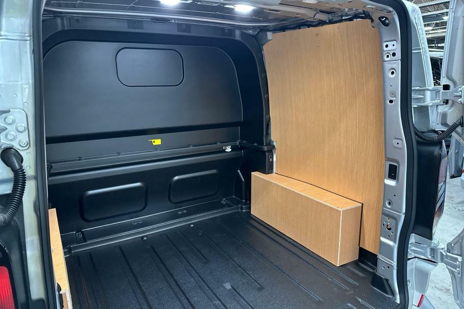 Ford Transit Custom 320 Limited L1 Swb Double Cab In Van Fwd 2.5 LL75RVM Silver #4