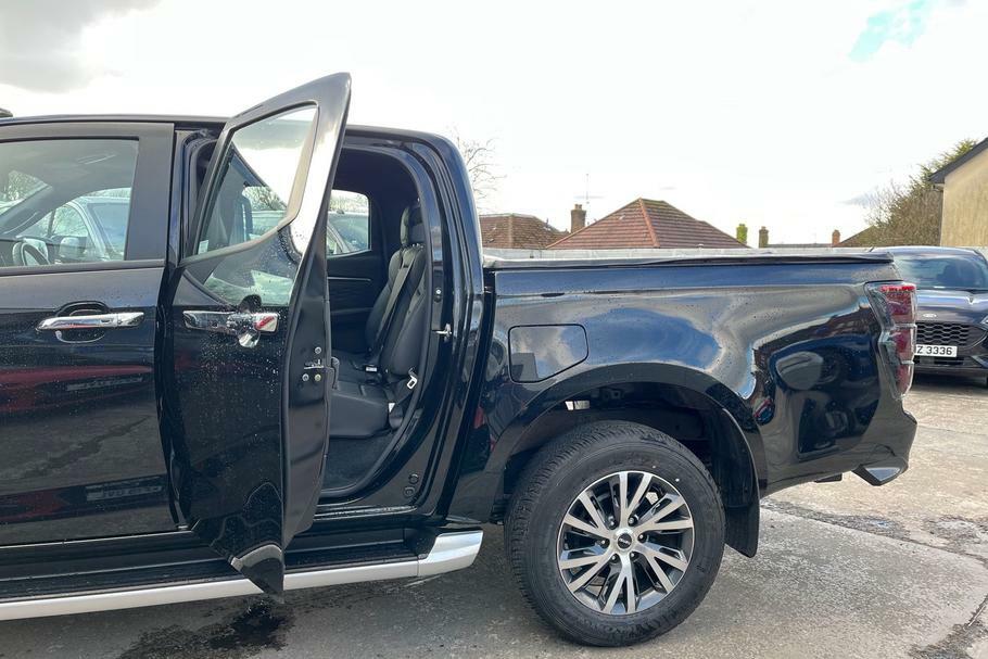 Isuzu D-Max Dl40 1.9 4X4 Double Cab Pick Up LN75JVX Black #4