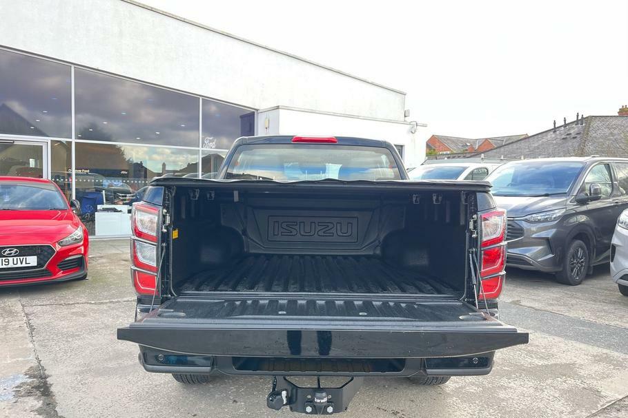 Isuzu D-Max Dl40 1.9 4X4 Double Cab Pick Up LN75JVX Black #6