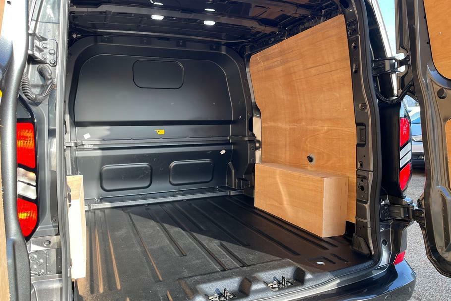 Ford Transit Custom 320 Limited L2 Lwb Double Cab In Van Phev Fwd MJ75TFY #4