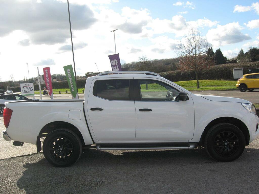 Nissan Navara Pickup 2.3 Dci Tekna Pick Up 201666 White #3