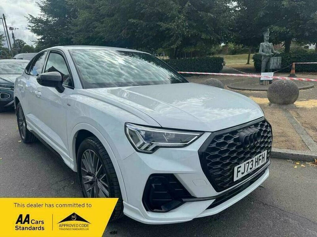 Audi Q3 Suv 1.5 Tfsi Cod 35 Black Edition Sportback Pe White
