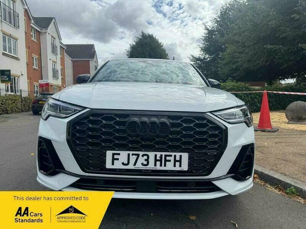 Audi Q3 Suv 1.5 Tfsi Cod 35 Black Edition Sportback Pe White #4