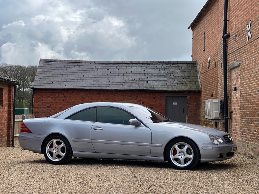 Mercedes-Benz CL Cl500 Blue