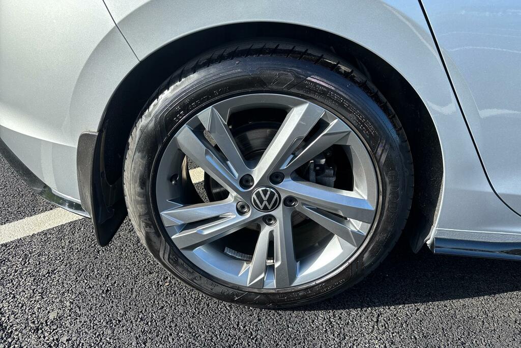 Volkswagen Golf Volkswagen Golf 1.5 Tsi R Line Hatchback Pe... KV72AED Silver #3