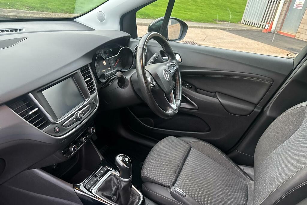Vauxhall Crossland Vauxhall Crossland 1.2 Elite Suv Man... FL71WNS Red #4