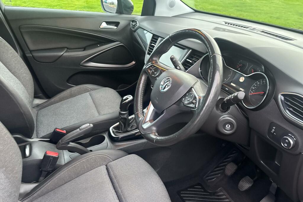 Vauxhall Crossland Vauxhall Crossland 1.2 Elite Suv Man... Red