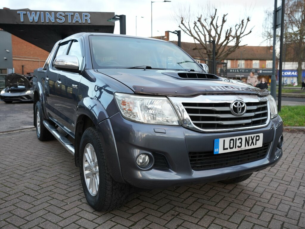Toyota HILUX 3.0 D-4d Invincible Pickup Double Cab A Grey