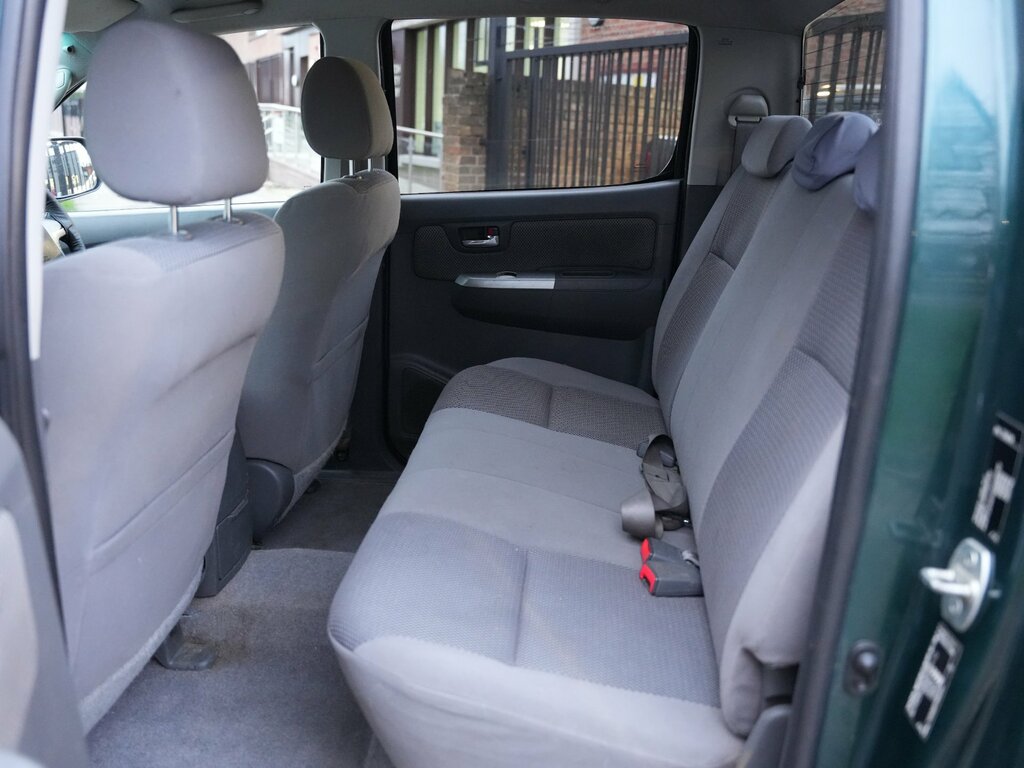 Toyota HILUX 3.0 D-4d Invincible Pickup Double Cab M Green #5