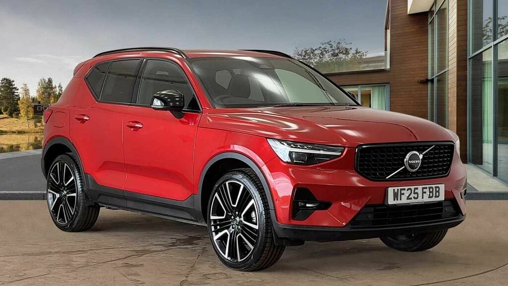 Volvo XC40 Ultra, B3 Mild Hybrid, Dark Red