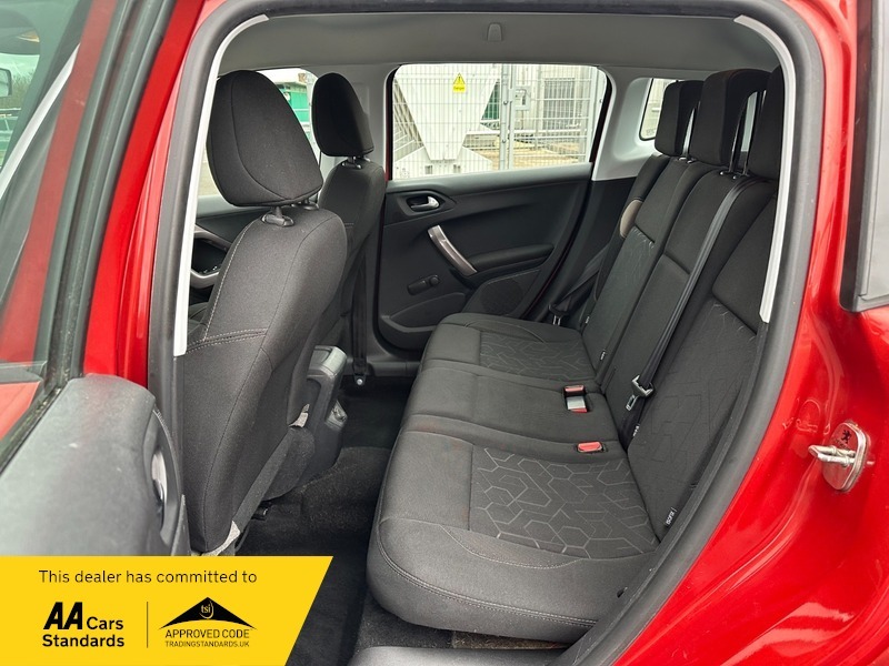 Peugeot 2008 20 Tax Suv PN15BFY Orange #6