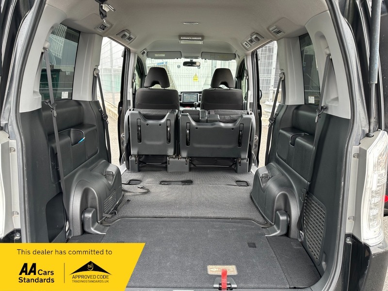 Honda StepWagon Mpv White #17