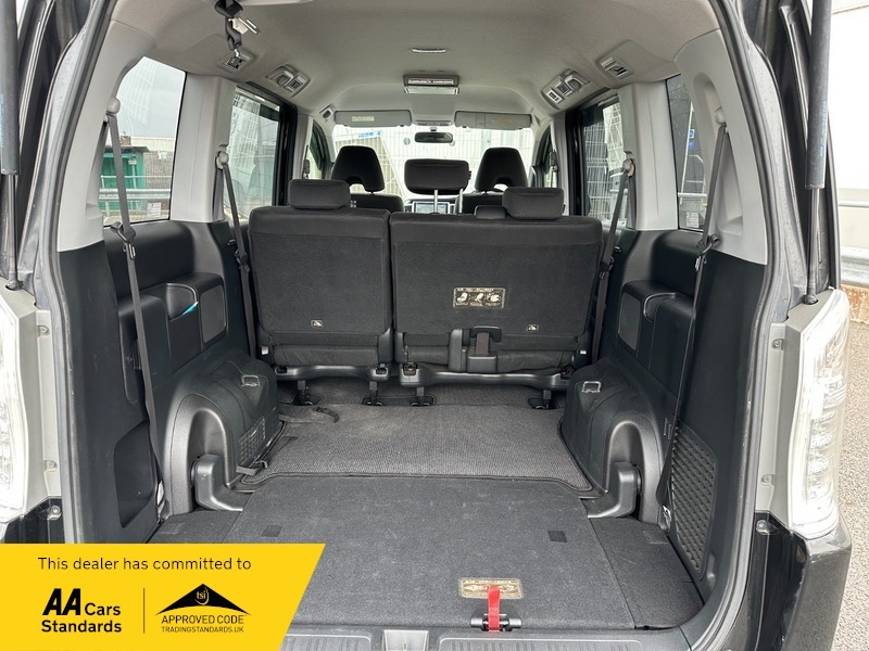 Honda StepWagon Mpv White #18