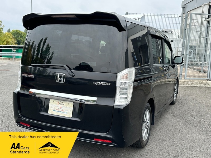 Honda StepWagon Mpv White #9