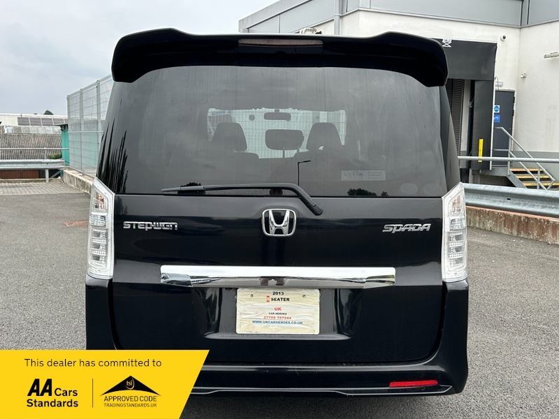 Honda StepWagon Mpv White #14