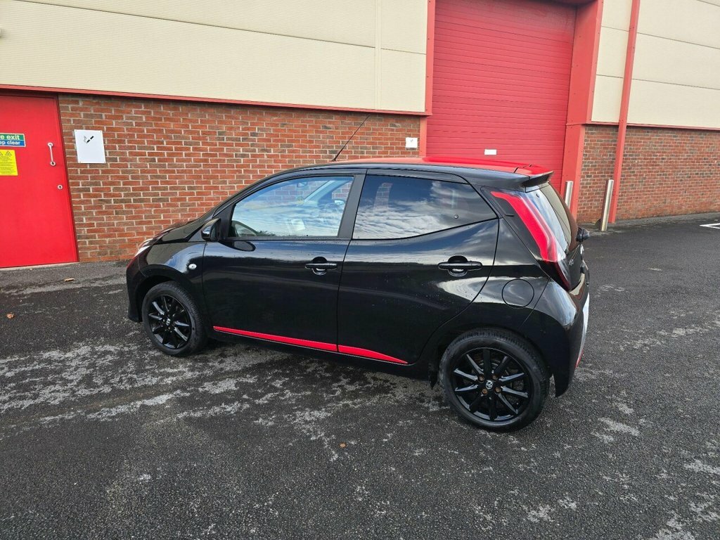 Toyota Aygo Aygo X-press Vvt-i YF19MVG Black #3