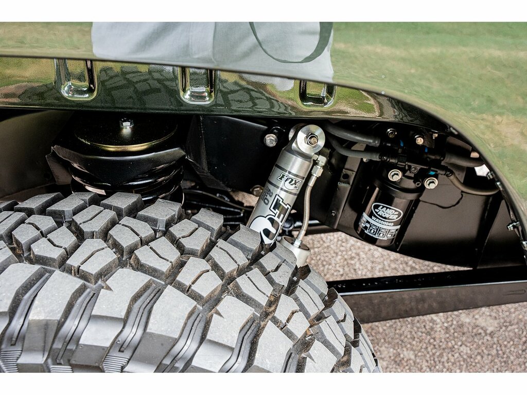Land Rover Defender 110 Pickup Green #6