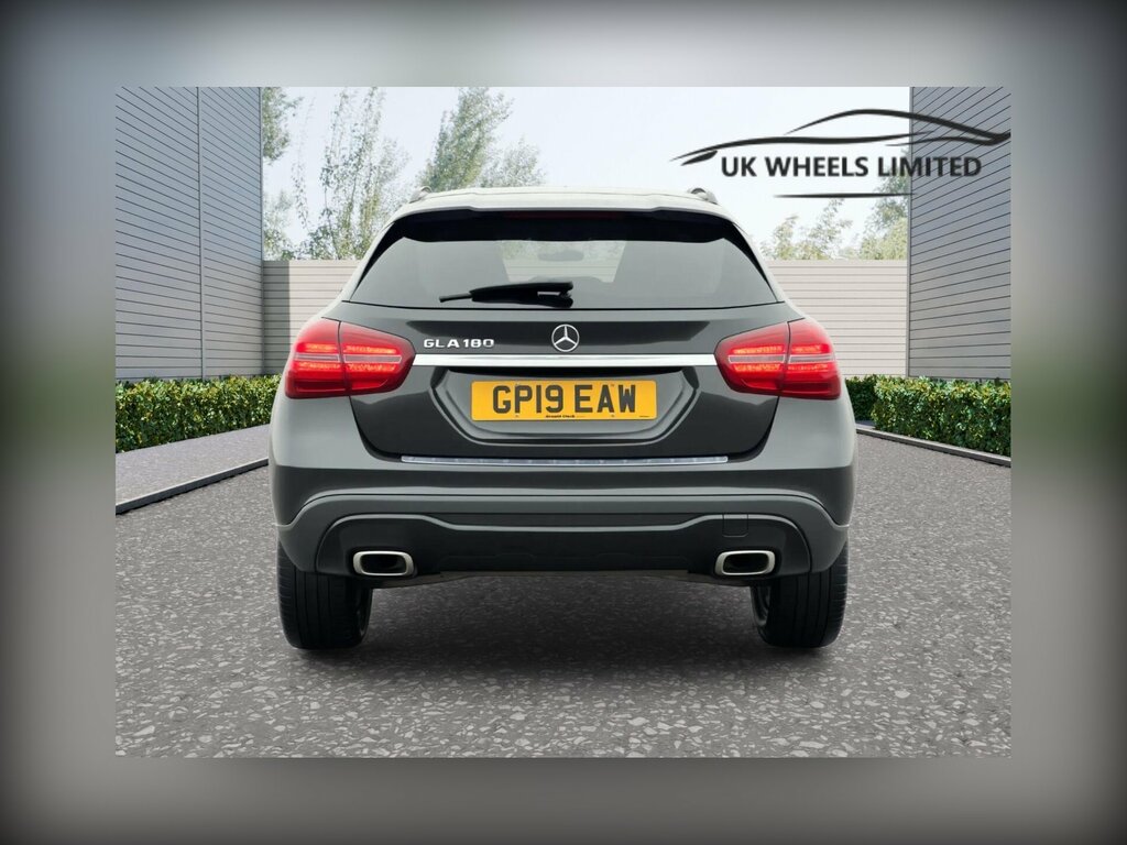 Mercedes-Benz GLA Class 1.6 Gla180 Urban Edition 7G-dct Euro 6 Ss GP19EAW Black #2