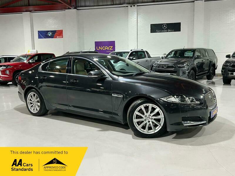 Jaguar XF 2.2D Premium Luxury Saloon Grey