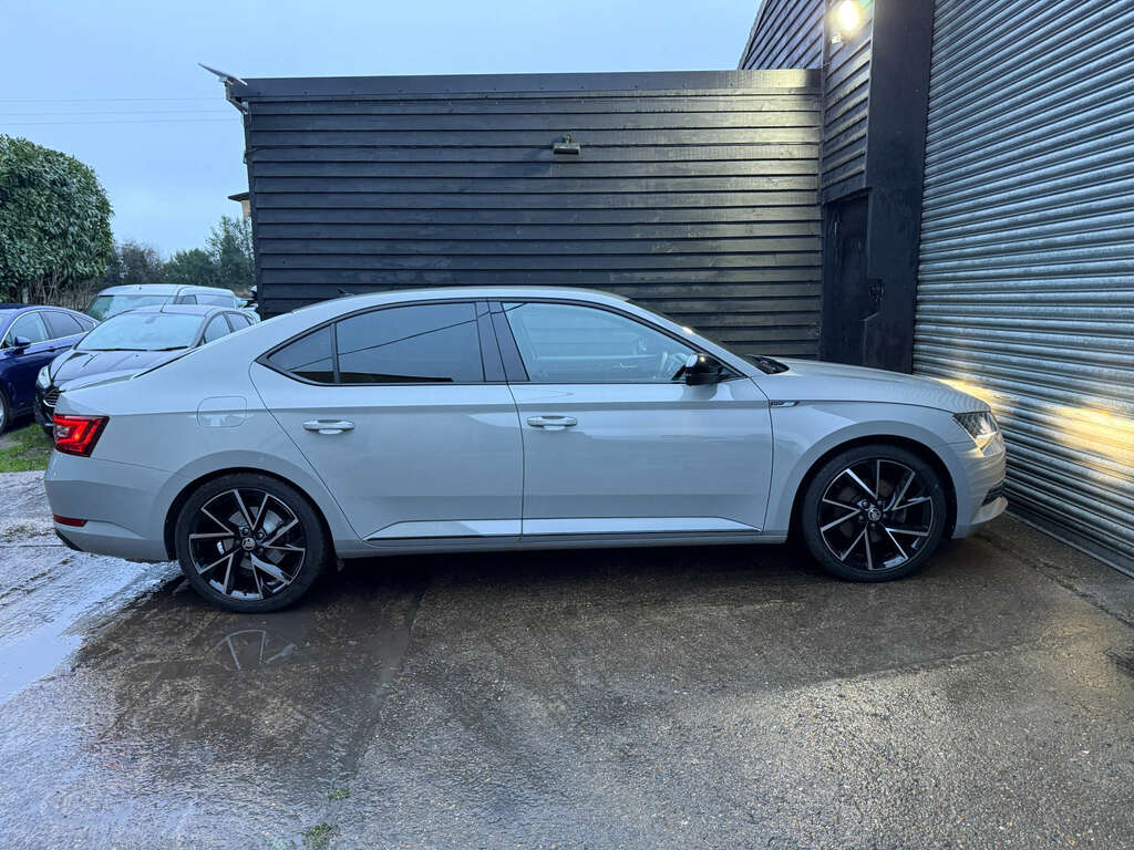 Skoda Superb 1.5 Superb Sportline Tsi Grey #5