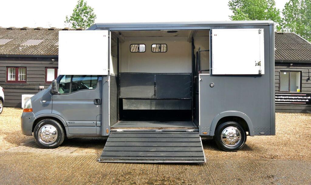 Renault Master Panel Van 2.5 Td Dci 3.5Ton Horse Box 2004 Grey #2