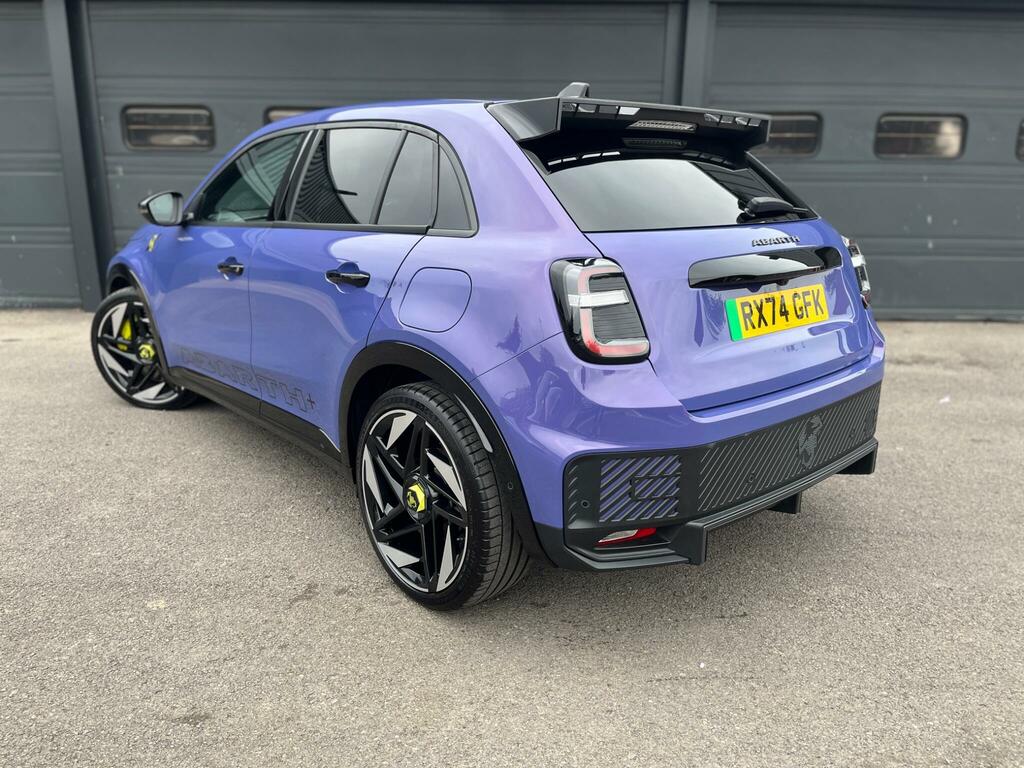 Abarth 600e 54Kwh Scorpionissima Suv 280 Ps Purple #3