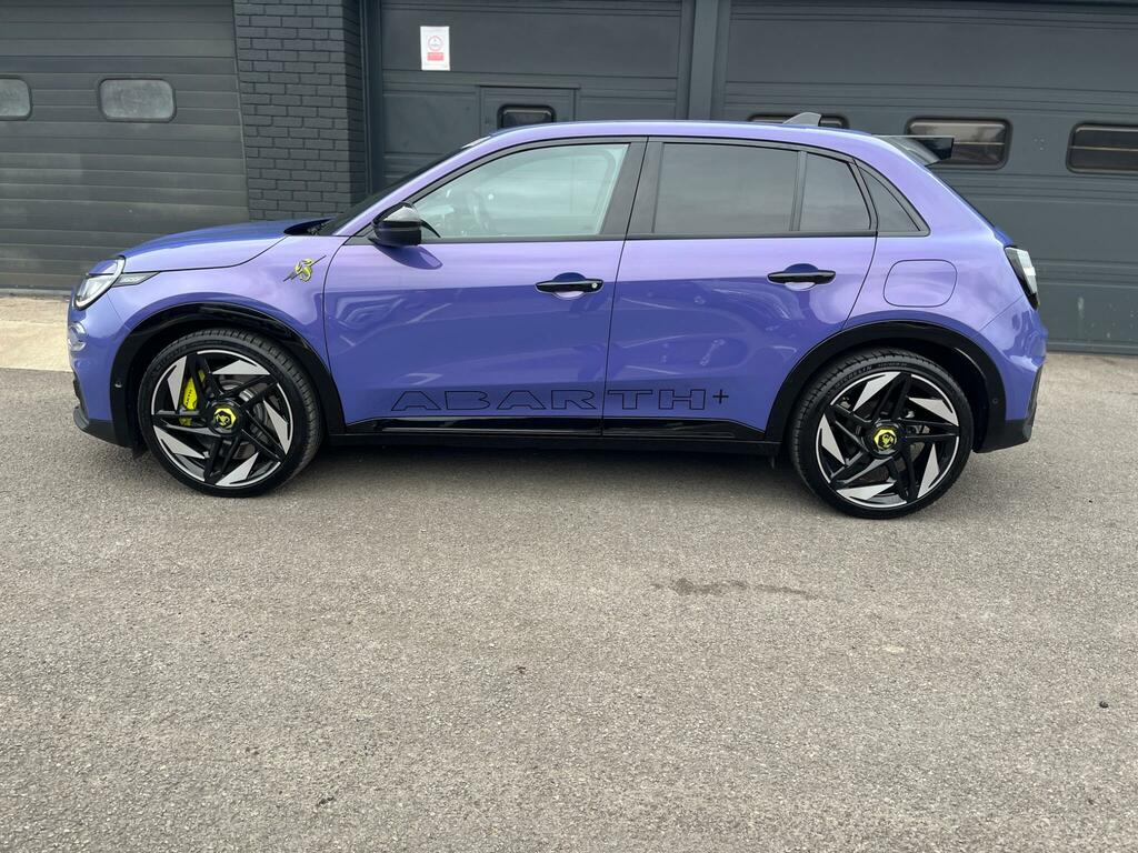Abarth 600e 54Kwh Scorpionissima Suv 280 Ps Purple #4