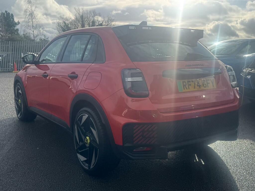 Abarth 600e 54Kwh Suv 240 Ps Orange #4