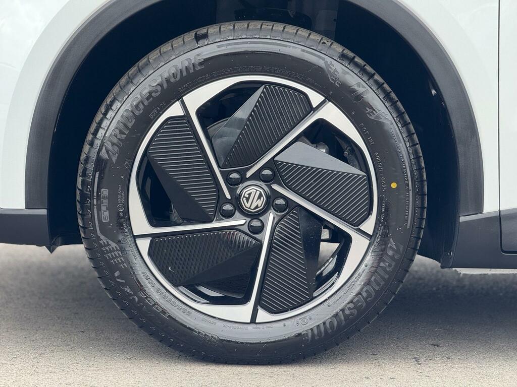 MG MGS5 64Kwh Trophy Long Range White #6