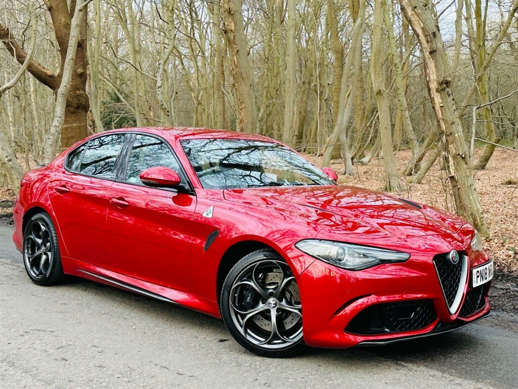 Alfa Romeo Giulia 2.9 L V6 Bi-t Quadrifoglio Red