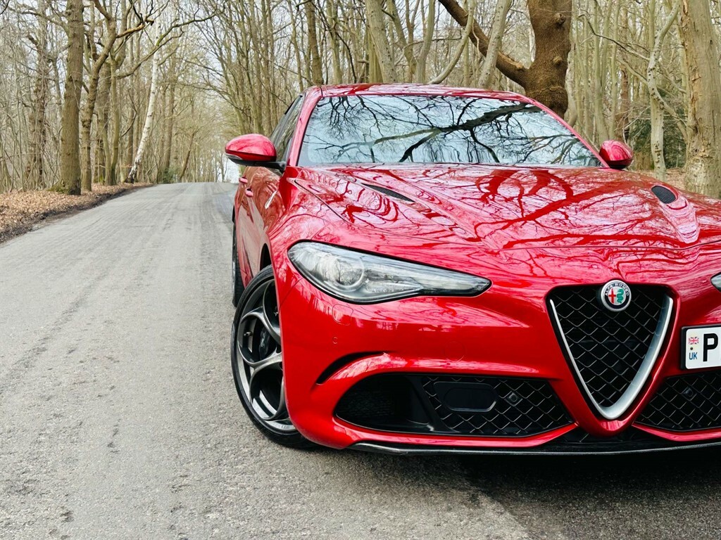 Alfa Romeo Giulia 2.9 L V6 Bi-t Quadrifoglio Red #2