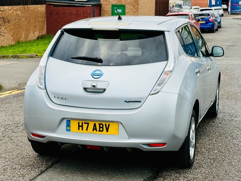 Nissan Leaf Leaf White #9